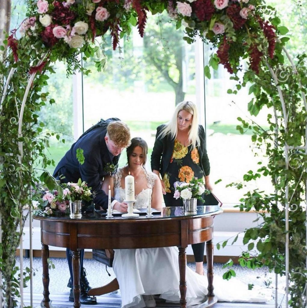 Wedding Signing